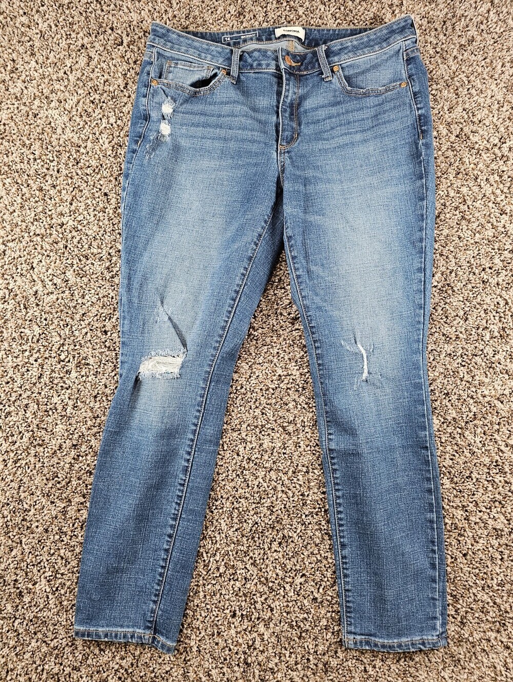 Sonoma Womens Sz 14 Skinny Leg Lightly Distressed Blue Jeans Light Wash
